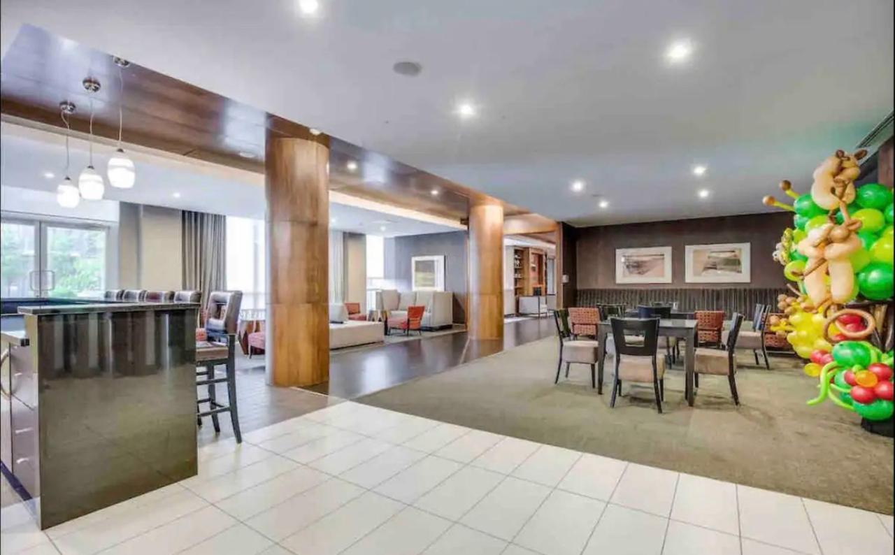 Ultra Luxurious 2.5 Bedroom 2 Full Bathroom 1 Parking Condo Near Sq1 Striking Views Μισισάουγκα Εξωτερικό φωτογραφία