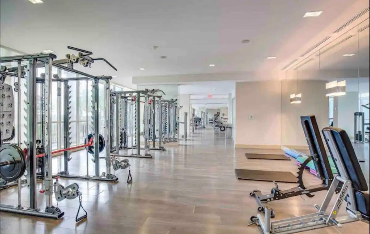 Ultra Luxurious 2.5 Bedroom 2 Full Bathroom 1 Parking Condo Near Sq1 Striking Views Μισισάουγκα Εξωτερικό φωτογραφία